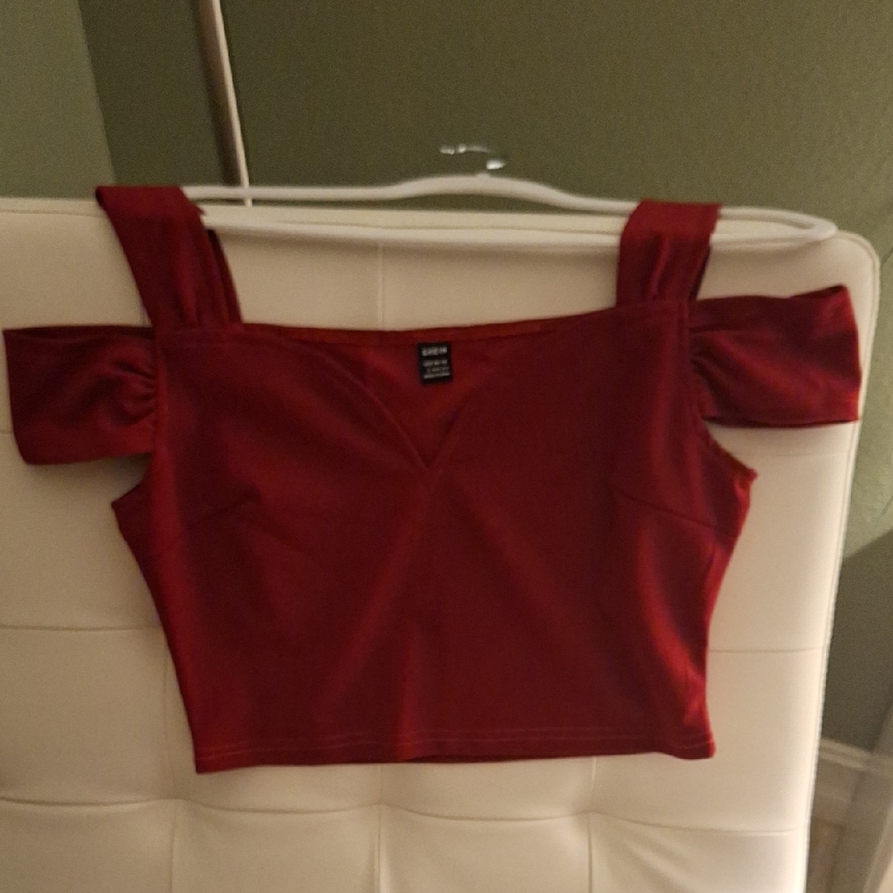 SHEIN Elegant Red Cold Shoulder Crop Top
